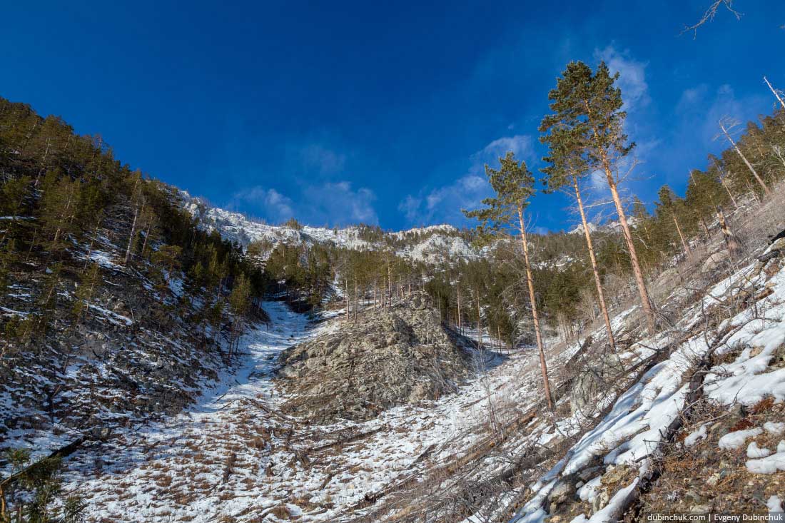 По Байкалу на коньках