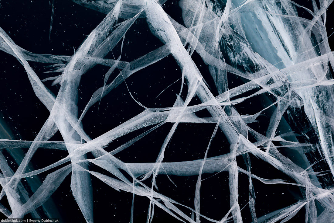 Чистый лед Байкала. Трещины. Путешествие на Байкал на коньках. Ice cracks of Baikal lake. Ice skating tour on Baikal in winter