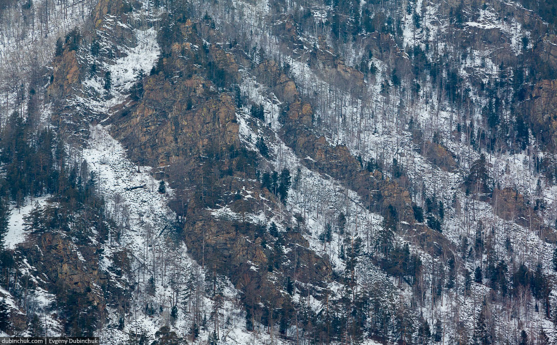 Берег Байкала зимой. Путешествие по Байкалу на коньках. Lakeshore of Baikal lake