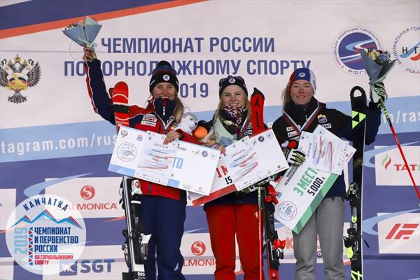 Семен Ефимов завоевал звание чемпиона России в слаломе, Катя Ткаченко выиграла FIS-гонку и этап Кубка России в слаломе