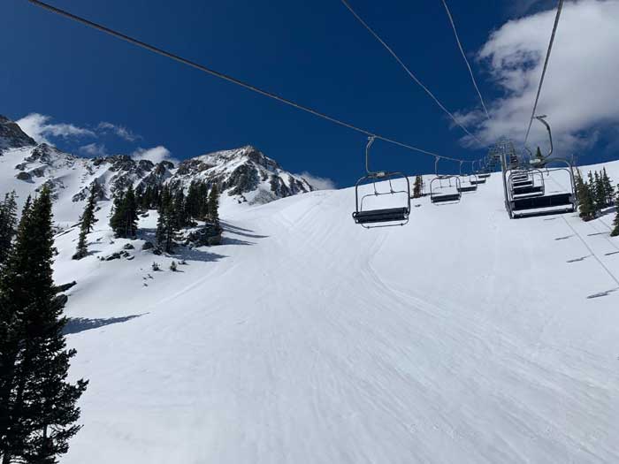 Вновь открывшийся Arapahoe Basin вынужден разыгрывать ски-пассы в лотерею из-за большого спроса