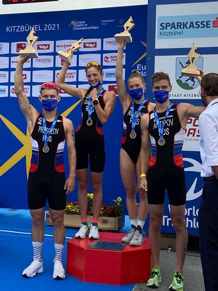Сборная России по триатлону завоевала бронзовые медали на Чемпионате Европы в смешанной эстафете