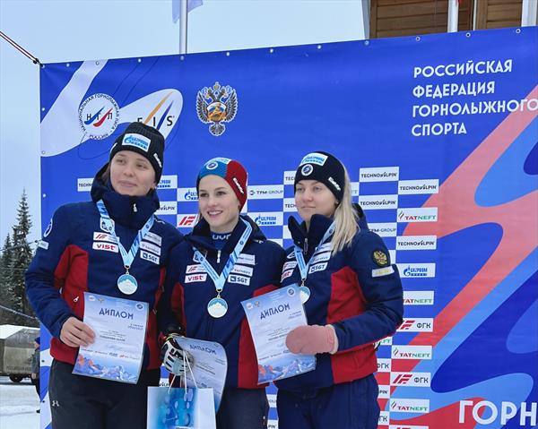 Юлия Плешкова выиграла заключительный слалом-гигант в Полярных Зорях 