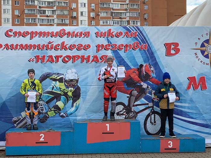 Юный велосипедист из Марьино стал призером BMX-гонки