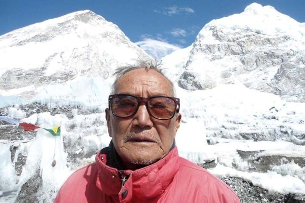85-летний экс-гуркха из Непала решил покорить Эверест