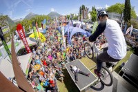 Звезда велотриала Дэнни Макаскилл и Drop and Roll Tour открыли сезон маунтинбайка в Ливиньо Звезда велотриала Дэнни Макаскилл и Drop and Roll Tour открыли сезон маунтинбайка в Ливиньо