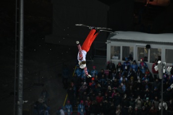 В Красноярске на чемпионате страны разыграли медали в командной акробатике