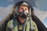 Тед Лигети получил опыт... пилота истребителя F-16  