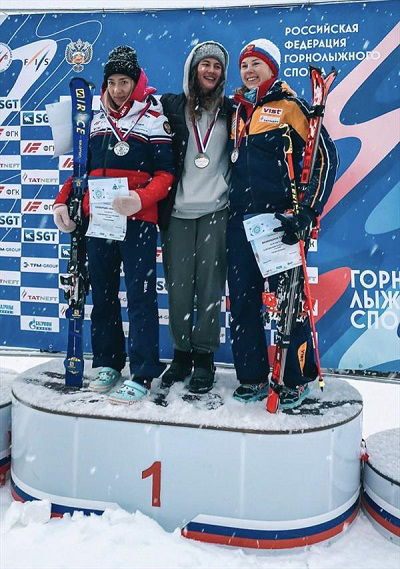 Алёна Харцызова - чемпионка России-2021-2022 в параллельном слаломе