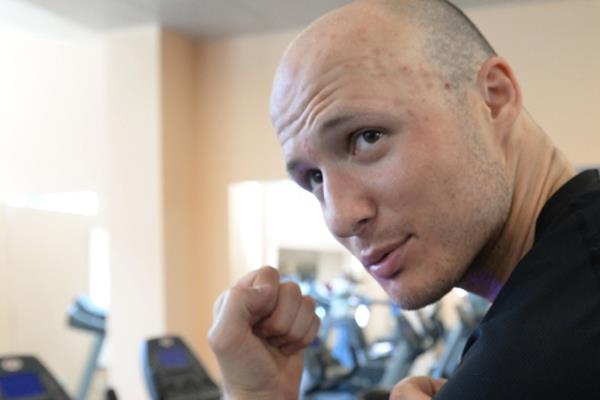 Александр Хорошилов: "На горнолыжной трассе надо выбирать, за каким "зайцем" гнаться"...