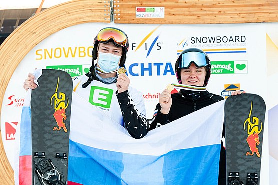 Логинов и Надыршина - чемпионы мира среди юниоров в параллельном слаломе