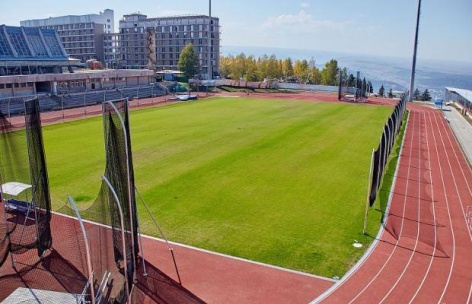 Сборная по лыжному хаф-пайпу тренируется в Кисловодске