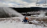 На уральских горнолыжках началось оснежение склонов