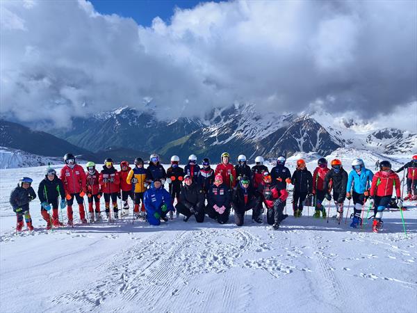 Технический курс для юных горнолыжников завершился в Приэльбрусье