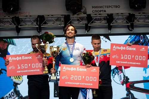Ярослава Бондаренко и Александр Катышев - чемпионы России по велоспорту BMX-гонки 2024 года