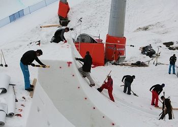 В лыжные трамплины «вживили» трубы с сухим льдом