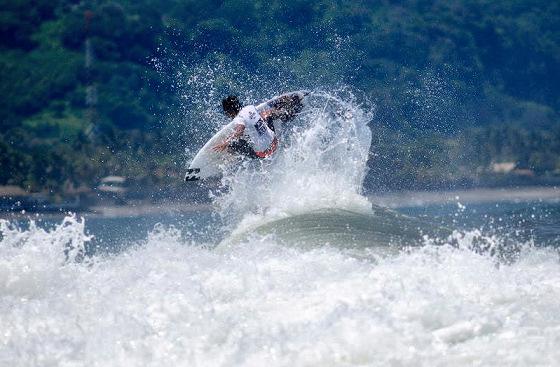 21-летний бразилец выиграл турнир Reef Pro El Salvador