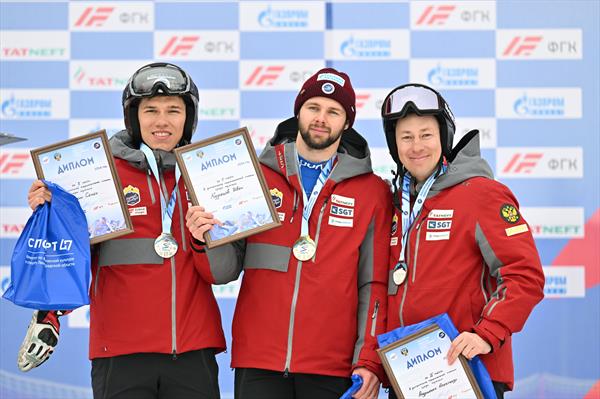 Иван Кузнецов – чемпион России в параллельном слаломе