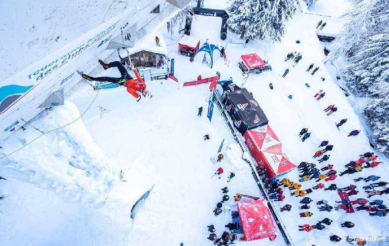 Во Франции прошел чемпионат Европы по ледолазанию