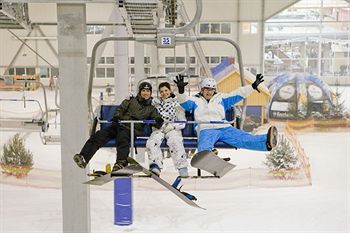 В Германии строится лыжный центр на солнечных батареях 
