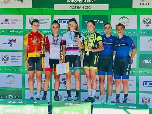 Александра Ушакова и Иван Романов - чемпионы России по маунтинбайку в гонке  короткий круг