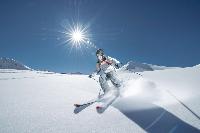 Небольшой горнолыжный курорт Швейцарии объявил, что не откроется этой зимой из-за коронавируса