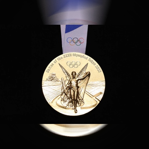 Презентованы медали первых в истории олимпийских чемпионов по скалолазанию