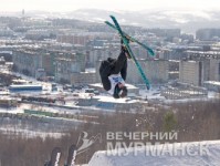 В Мурманске и Иркутске прошли соревнования по лыжному слоуп-стайлу.   