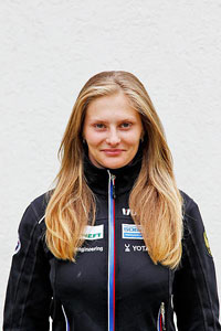 Валентина Голенкова - чемпионка России-2013 в скоростном спуске 