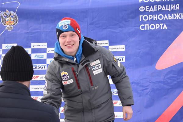 Иван Мизинцев выиграл заключительный гигант в Красноярске перед чемпионатом России